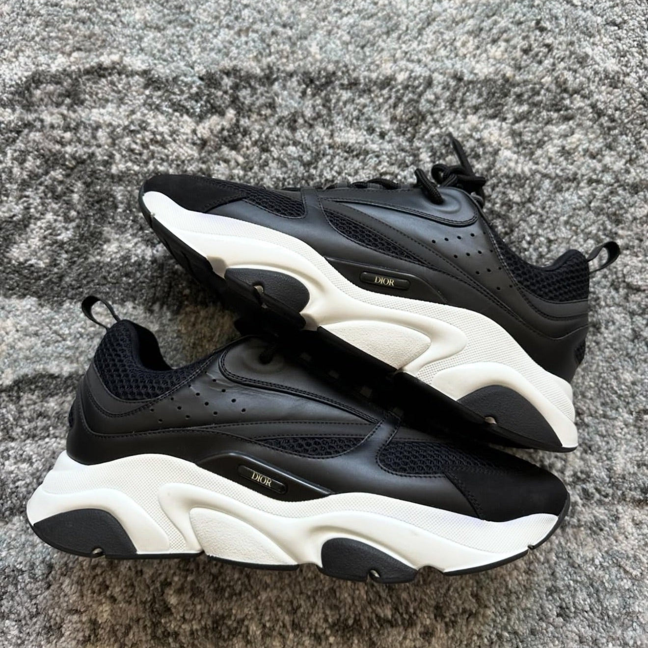 DIOR B22 BLACK AND WHITE