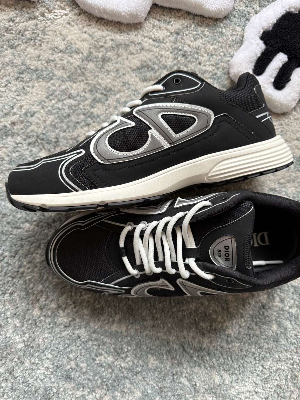 DIOR B30 "BLACK AND WHITE"