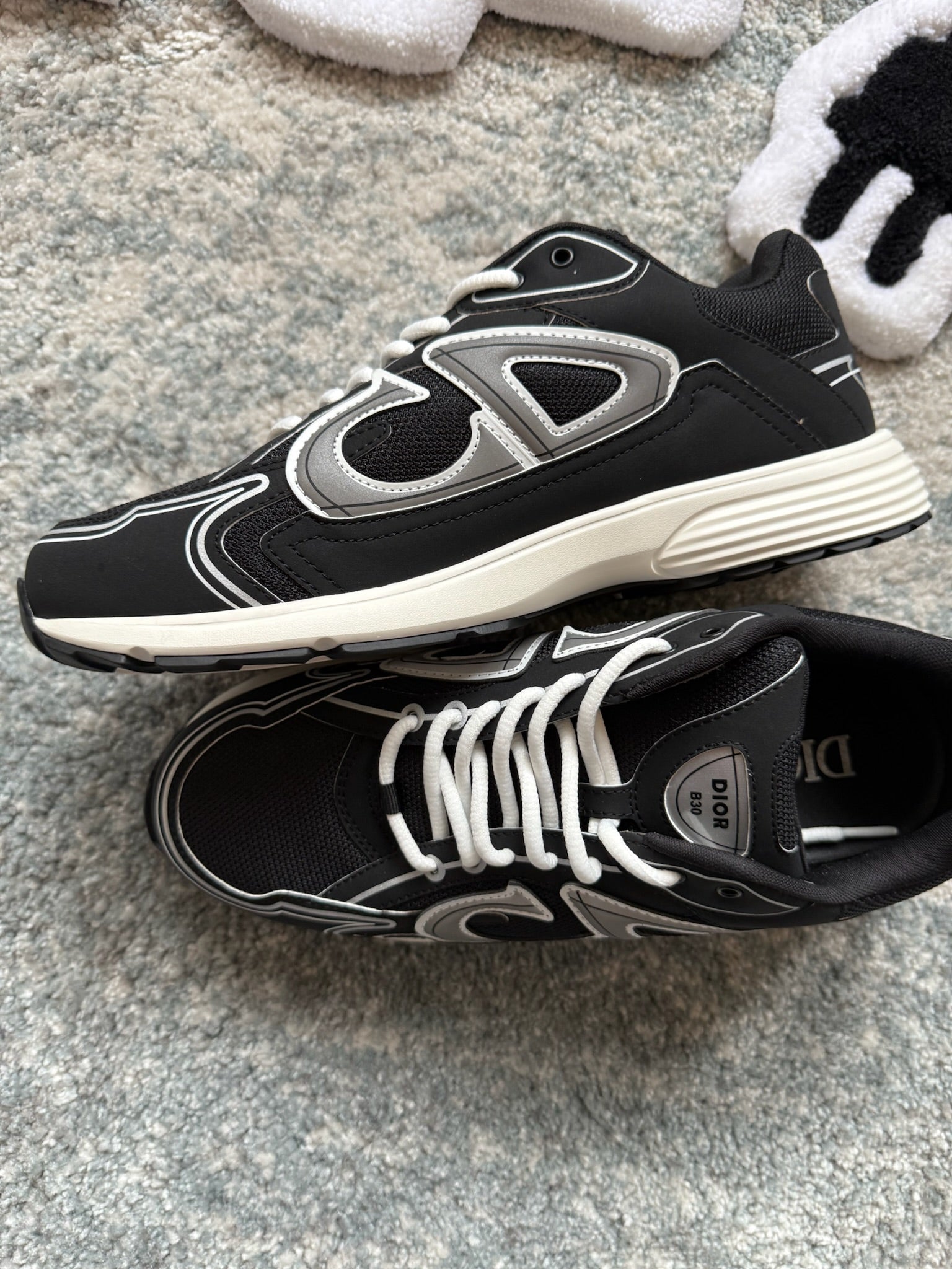 DIOR B30 "BLACK AND WHITE"