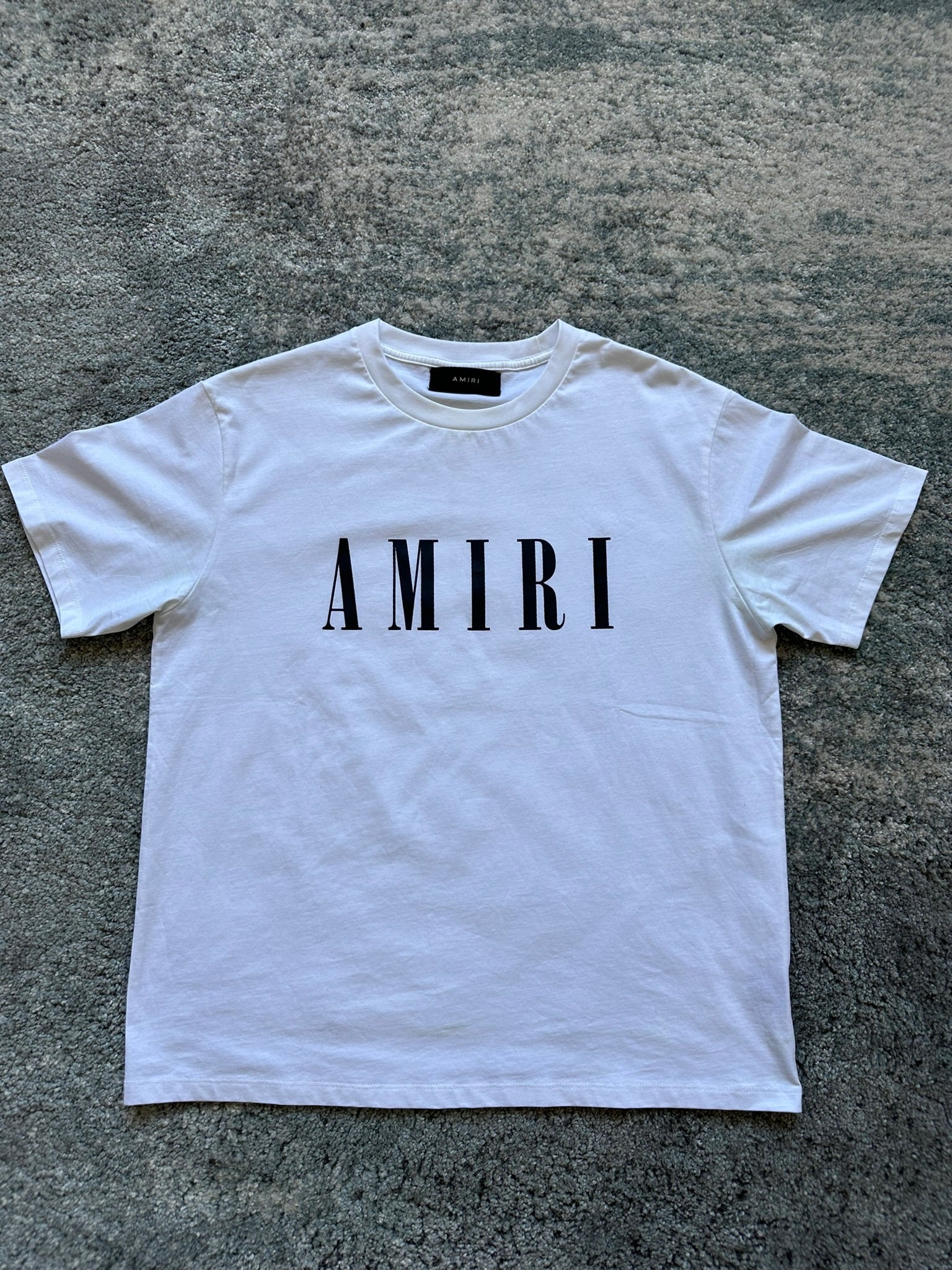 AMIRI TEE WHITE ON BLACK OLD ENGLISH